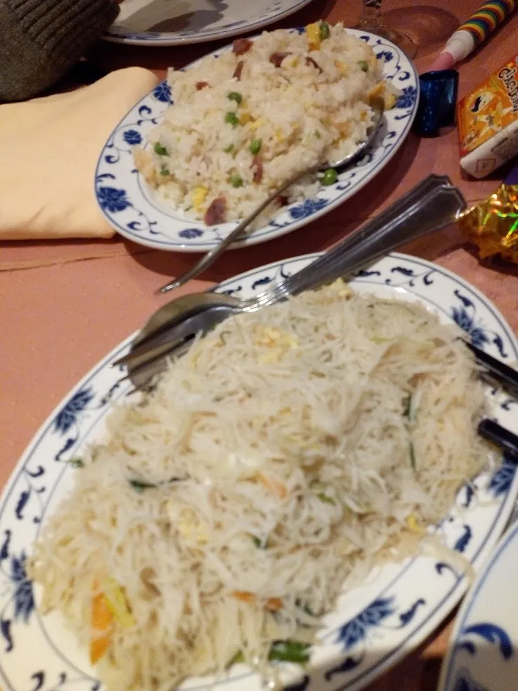 Riz Cantonais Et Vermicelles de Riz Sautées